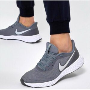 کفش دویدن اورجینال مردانه برند Nike مدل revolutıon 5 کد bq3204cool